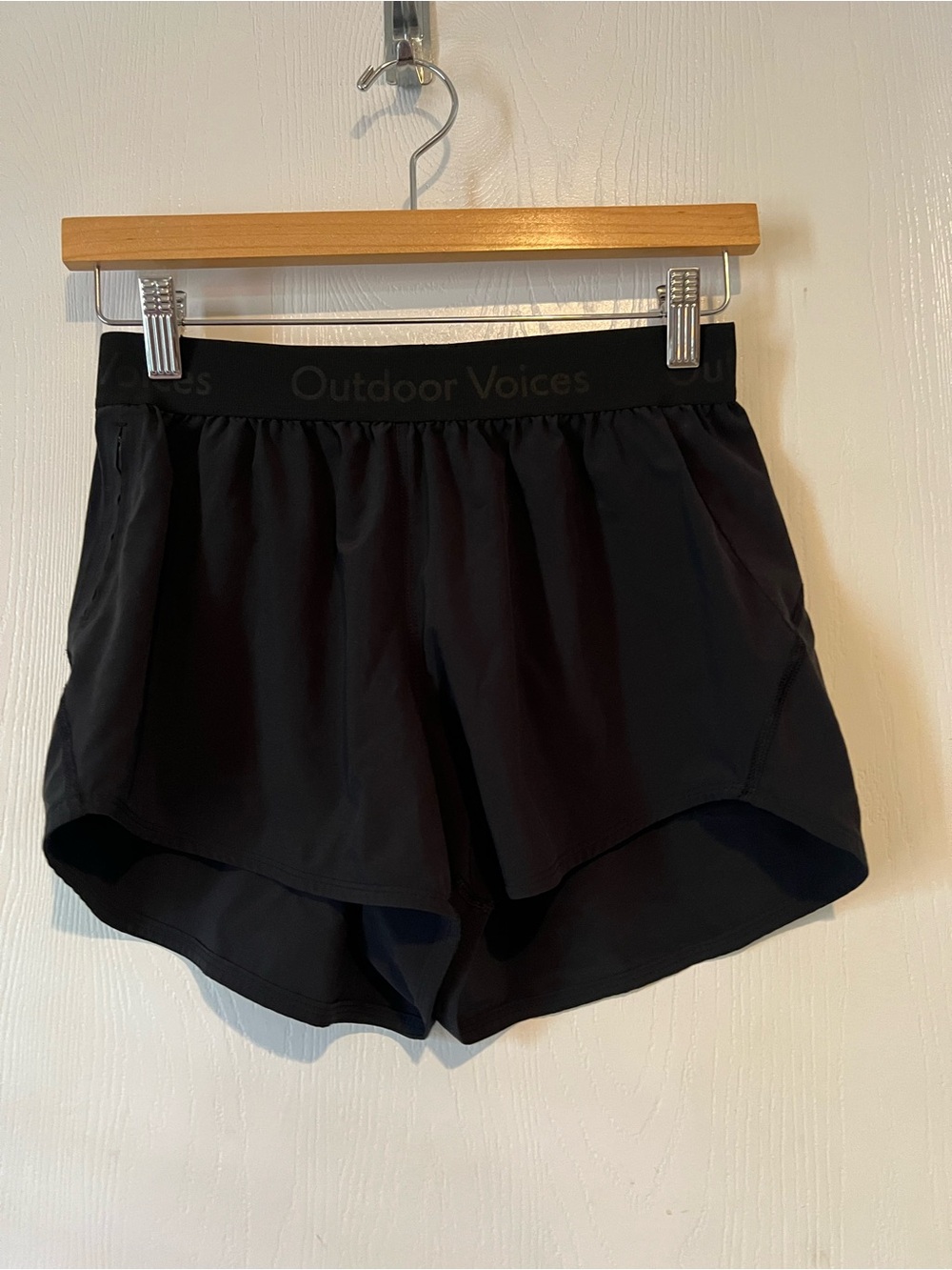 Outdoor Voices Black Flow Running Shorts Women Sz Small